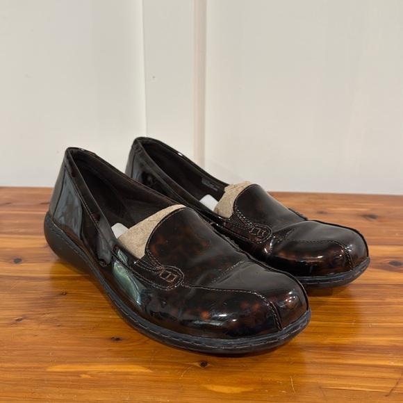 Clarks Bayou Brown Tortoise Shell Patent Leather Loafers - Picture 1 of 8